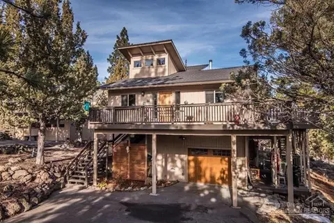 63330 Pine Knoll Cir, Bend, OR 97701 photo 1