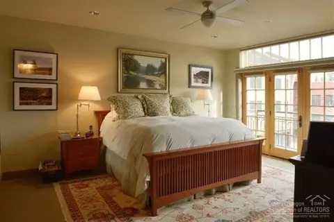 36 SW Wall St, Bend, OR 97702 photo 11
