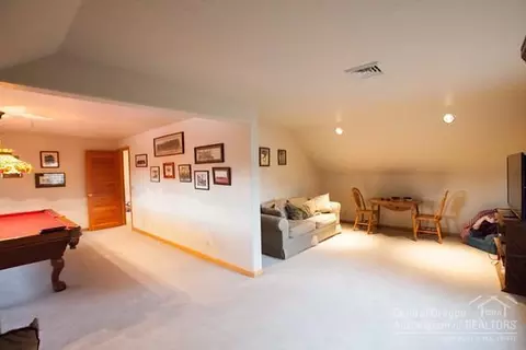 22185 Bear Creek Rd, Bend, OR 97701 photo 10