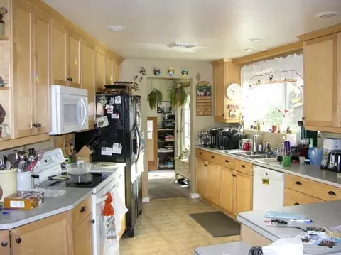 61283 Killowan Dr, Bend, OR 97702 photo 10