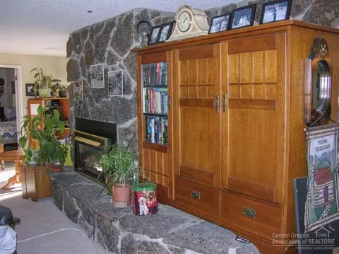 61283 Killowan Dr, Bend, OR 97702 photo 3