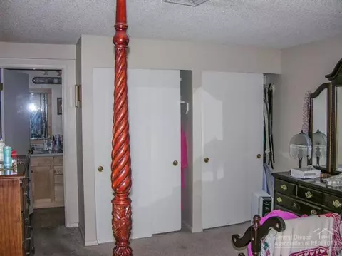 61283 Killowan Dr, Bend, OR 97702 photo 8