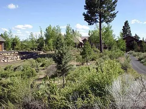 61625 Tam Mcarthur Loop, Bend, OR 97702 photo 3