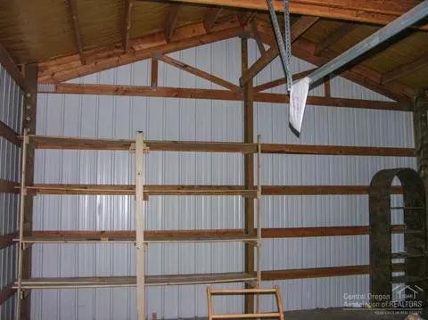 52852 Day Rd, La Pine, OR 97739 photo 3