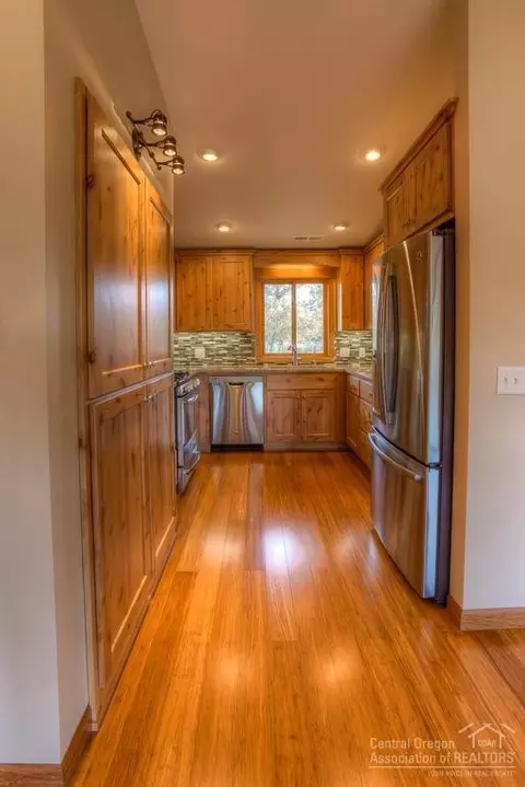 67175 Harrington Loop Rd, Bend, OR 97701 photo 5