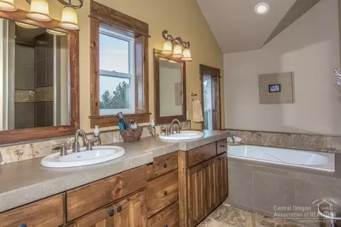 60925 Ward Rd, Bend, OR 97702 photo 13
