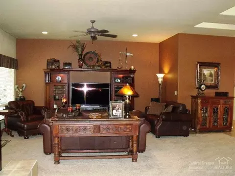 735 Nutcracker Dr, Redmond, OR 97756 photo 6
