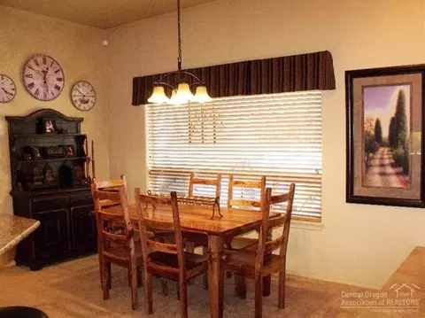 735 Nutcracker Dr, Redmond, OR 97756 photo 7