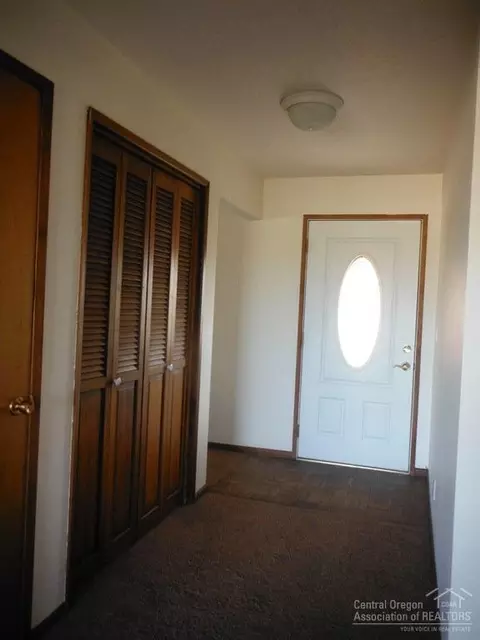 62466 Eagle Rd, Bend, OR 97701 photo 3