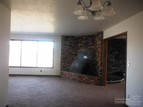 62466 Eagle Rd, Bend, OR 97701 photo 4