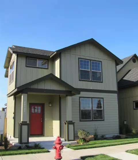 20520 Gloucester Ln, Bend, OR 97701 photo 2