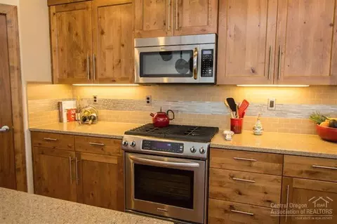 874 SW Crestline Dr, Bend, OR 97702 photo 8