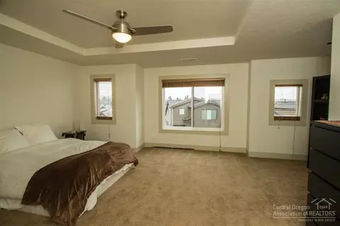 874 SW Crestline Dr, Bend, OR 97702 photo 16