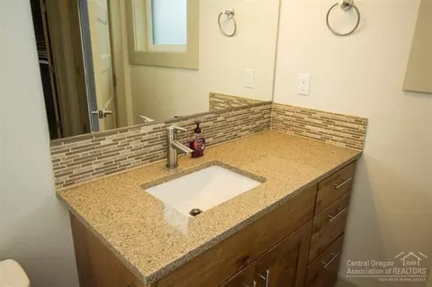 874 SW Crestline Dr, Bend, OR 97702 photo 9