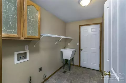 696 NE Providence Dr, Bend, OR 97701 photo 16
