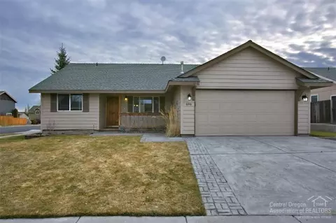 696 NE Providence Dr, Bend, OR 97701 photo 1