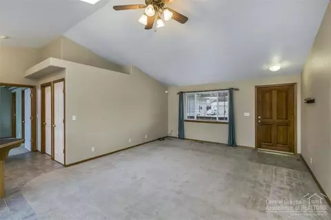 696 NE Providence Dr, Bend, OR 97701 photo 7
