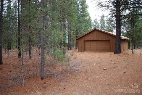 15119 Fall River Dr, Bend, OR 97707 photo 5