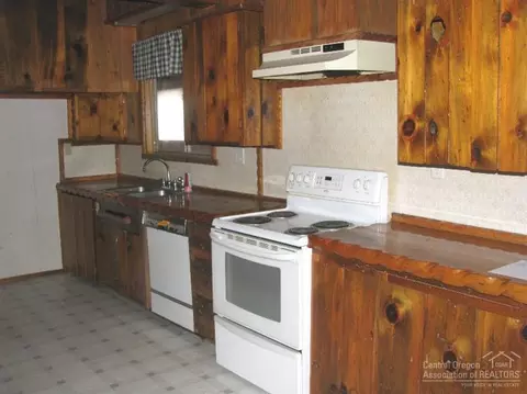 6950 Michael Rd, La Pine, OR 97739 photo 8
