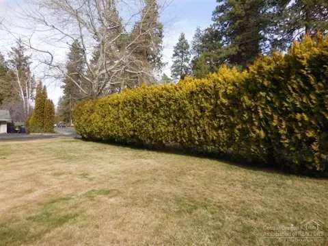 751 NE Quimby Ave, Bend, OR 97701 photo 3
