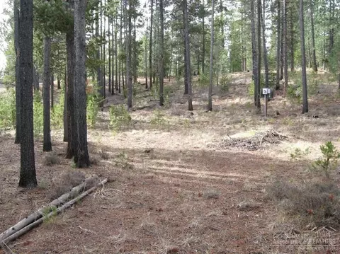 15182 W River Loop Dr, Bend, OR 97707 photo 6
