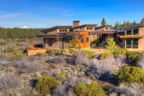 18967 Park Commons Dr, Bend, OR 97701 photo 5