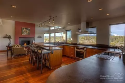 18967 Park Commons Dr, Bend, OR 97701 photo 9