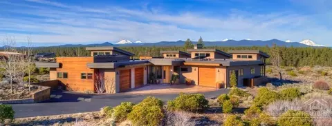 18967 Park Commons Dr, Bend, OR 97701 photo 1