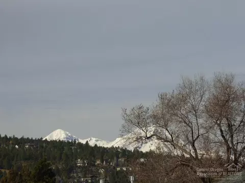1075 NE Kayak Loop, Bend, OR 97701 photo 10
