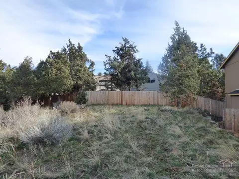 1075 NE Kayak Loop, Bend, OR 97701 photo 3