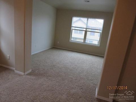 20178 Lora Ln, Bend, OR 97702 photo 8