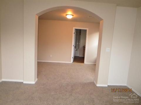 20178 Lora Ln, Bend, OR 97702 photo 9