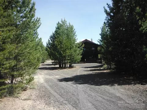 123435 Holcomb Dr, Crescent Lake, OR 97733 photo 4