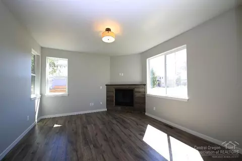 20459 Del Coco Ct, Bend, OR 97702 photo 2