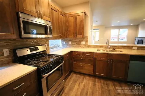 20464 Del Coco Ct, Bend, OR 97702 photo 9