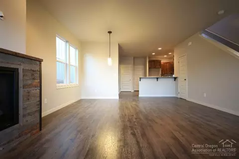 20464 Del Coco Ct, Bend, OR 97702 photo 4