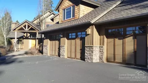 60280 Sunset View Dr, Bend, OR 97702 photo 2