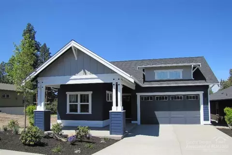 61077 Ruby Peak Ln, Bend, OR 97702 photo 2