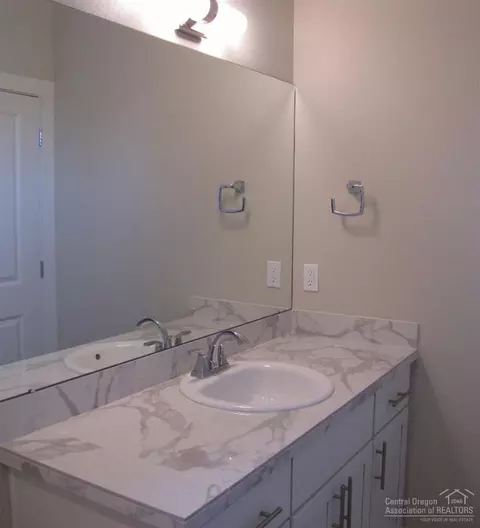 61077 Ruby Peak Ln, Bend, OR 97702 photo 14