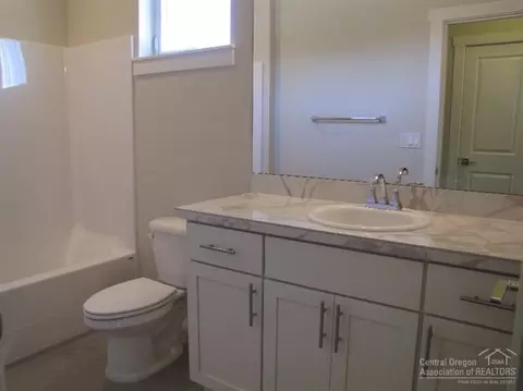61077 Ruby Peak Ln, Bend, OR 97702 photo 13