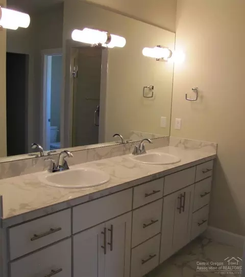 61077 Ruby Peak Ln, Bend, OR 97702 photo 10