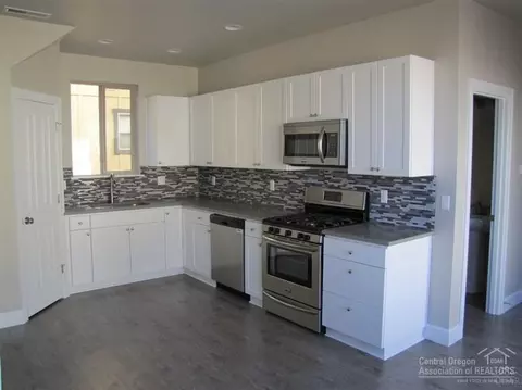 20544 Gloucester Ln, Bend, OR 97701 photo 6