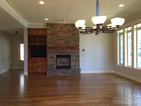 2186 NW High Lakes Loop, Bend, OR 97701 photo 2