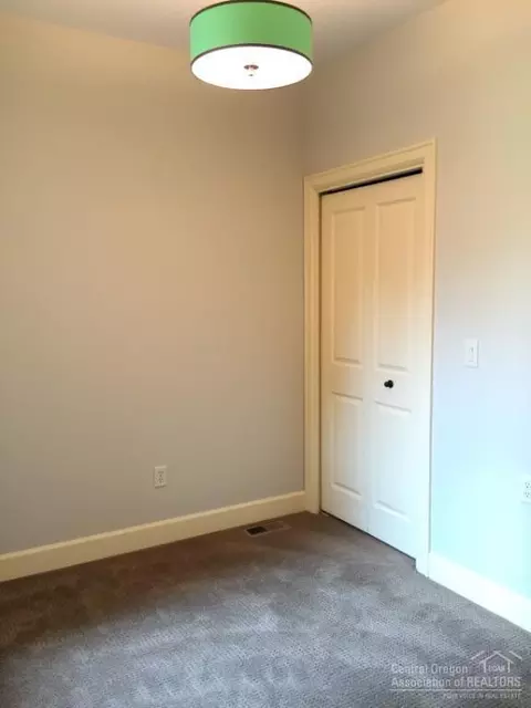 2186 NW High Lakes Loop, Bend, OR 97701 photo 9