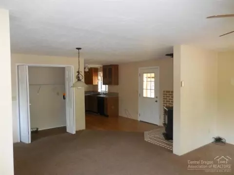 15540 Emerald Dr, La Pine, OR 97739 photo 9