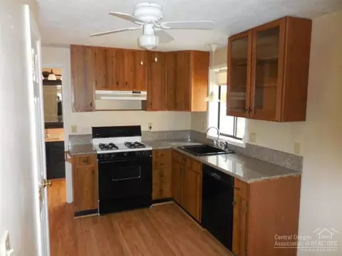 15540 Emerald Dr, La Pine, OR 97739 photo 10