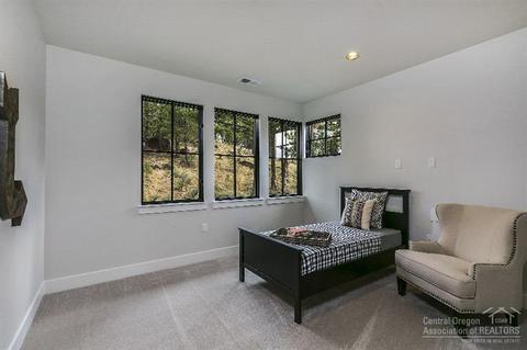 2663 NW Niagara Ct, Bend, OR 97703 photo 20