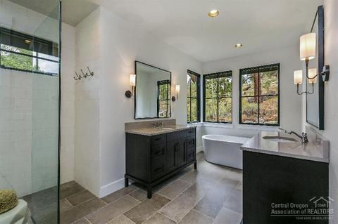 2663 NW Niagara Ct, Bend, OR 97703 photo 10