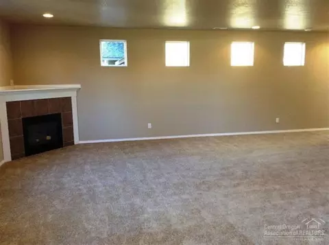 620 SE Gleneden Pl, Bend, OR 97702 photo 3