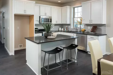 63154 NE Iner Loop, Bend, OR 97702 photo 5